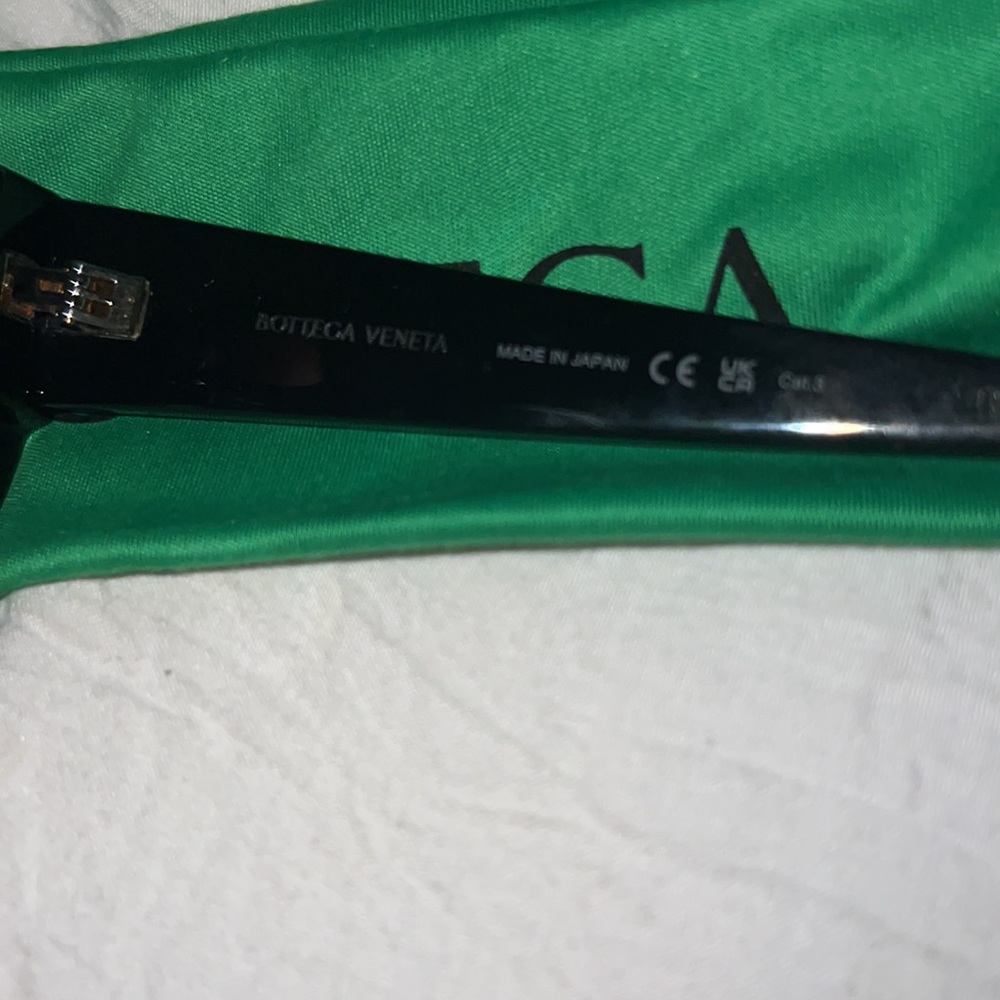 Bottega Veneta Black Sunglasses - Picture 3 of 4